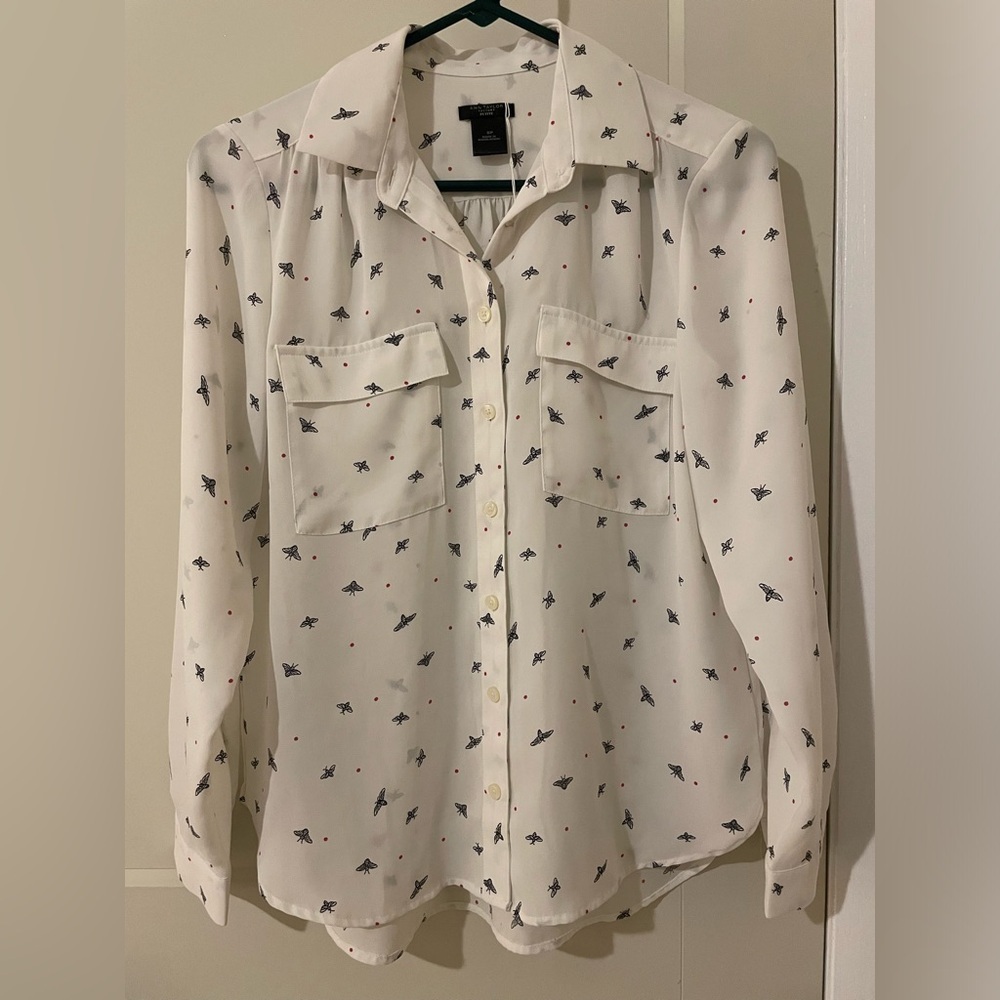 Ann Taylor Bee Long Sleeve Button Down
